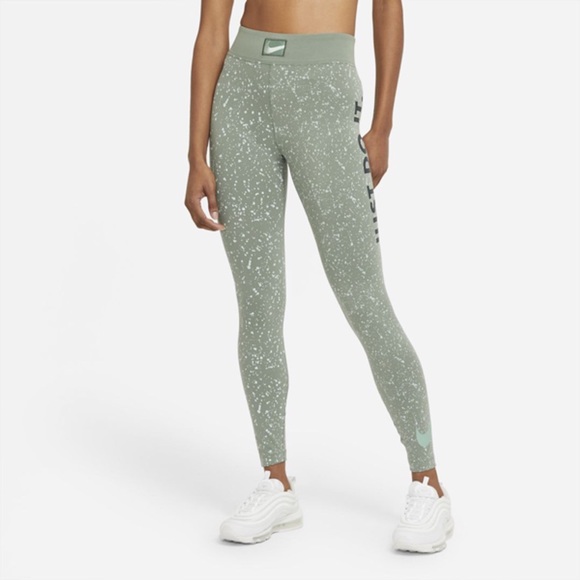 Nike Sportswear Leg-A-See Women's High-Rise Legging - Picture 2 of 3